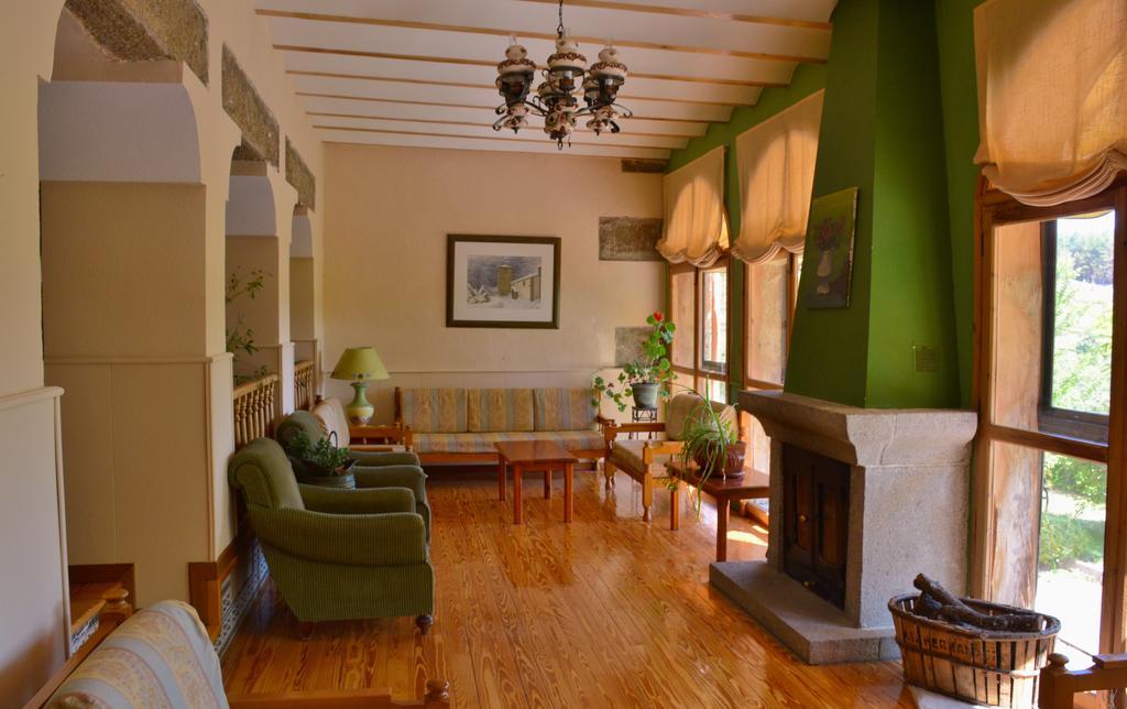 Hospedium Hostal Almanzor Наваредонда де Гредос Екстериор снимка