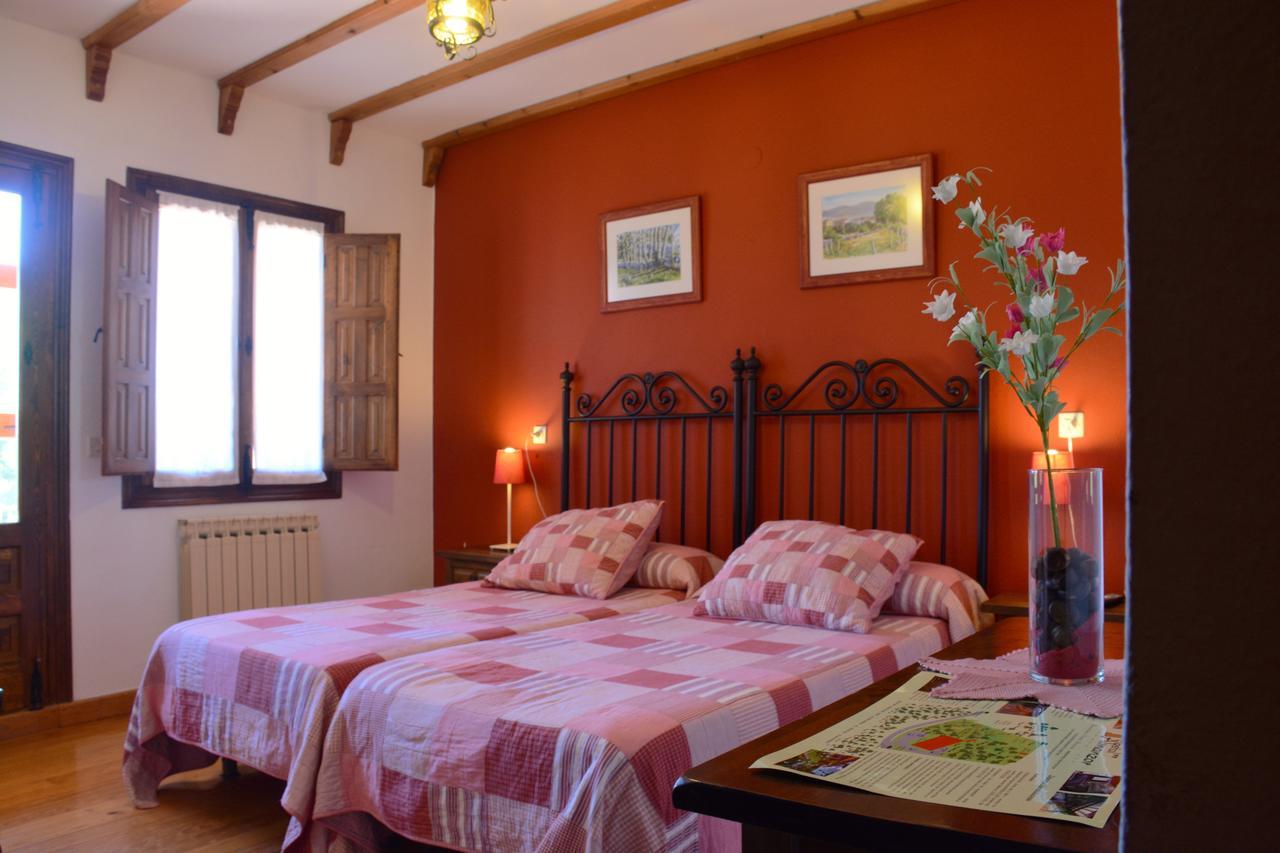 Hospedium Hostal Almanzor Наваредонда де Гредос Екстериор снимка