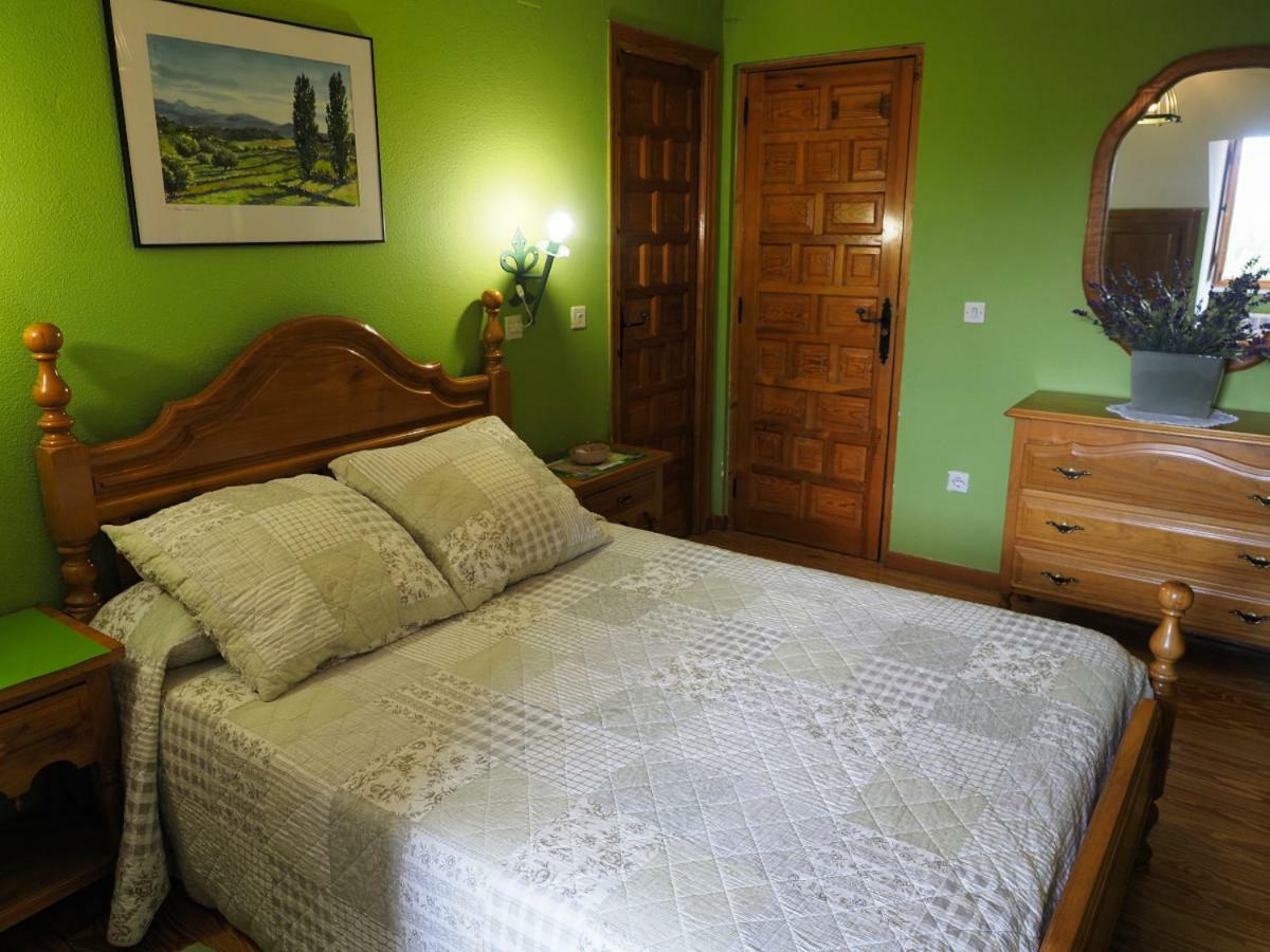 Hospedium Hostal Almanzor Наваредонда де Гредос Екстериор снимка