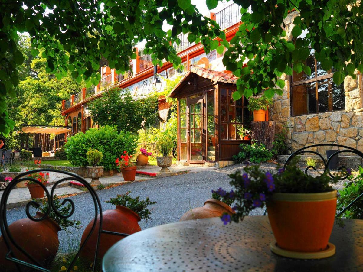 Hospedium Hostal Almanzor Наваредонда де Гредос Екстериор снимка