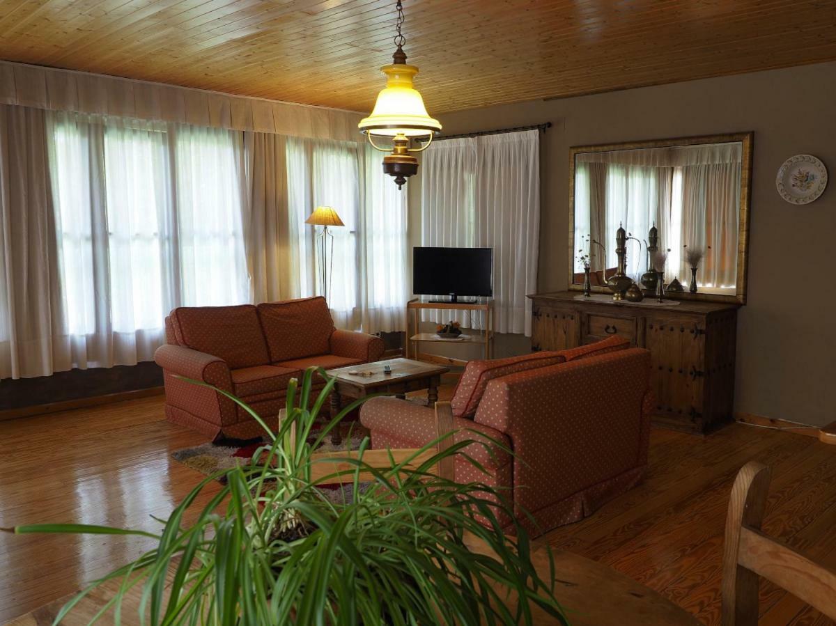 Hospedium Hostal Almanzor Наваредонда де Гредос Екстериор снимка